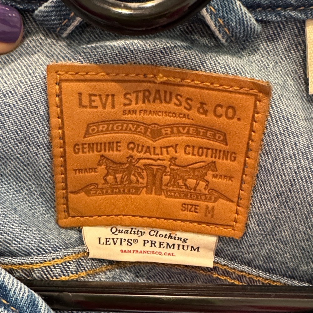 Levi’s Denim Ruffle Collar Jacket - Picture 2 of 3